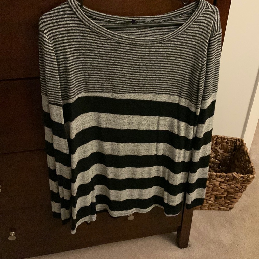 Gently worn black and grey cozy tunic!